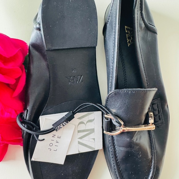 Genuine  leather Zara ✅ black flat shoe loafers gold buckle - Picture 3 of 3